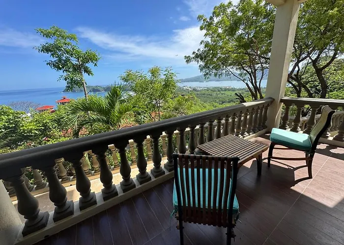 Casa De Rock-gated Villa-ocean & Marina Views-pool-casita-cart